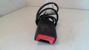 Attache ceinture avant gauche