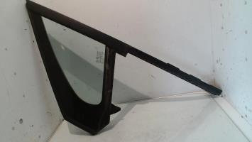 Ventanilla triangular delantera izquierda (puerta)