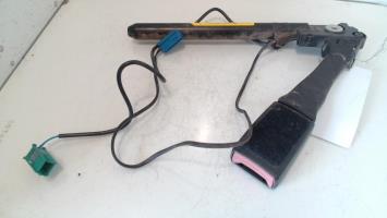 Attache ceinture avant gauche