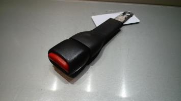Attache ceinture avant gauche