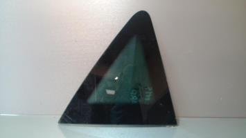 Ventanilla triangular trasera derecha (puerta)