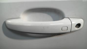 Poignee porte avant gauche