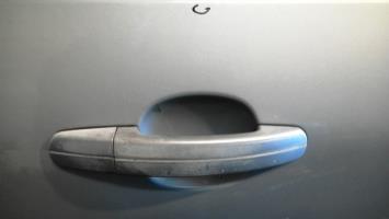 Poignee porte avant droit