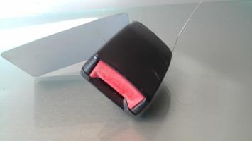 Attache ceinture arriere gauche