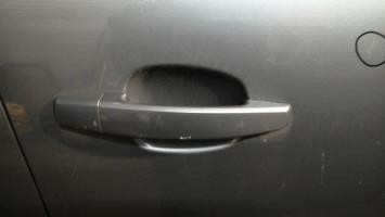 Poignee porte avant droit
