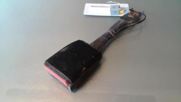 Attache ceinture avant gauche