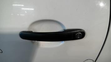 Poignee porte avant gauche