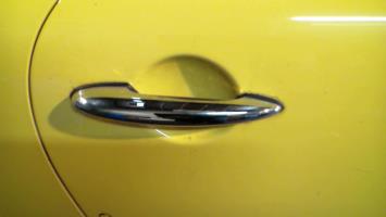 Poignee porte avant droit