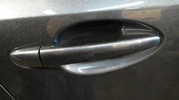 Poignee porte arriere droit