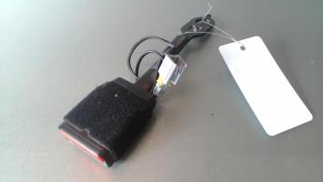 Attache ceinture avant gauche