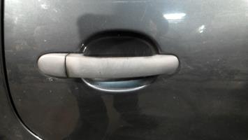 Poignee porte arriere droit