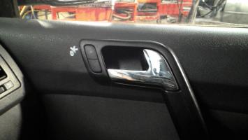 Poignee interieur avant droit
