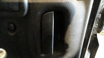 Poignee interieur porte laterale gauche