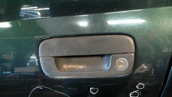 Poignee porte avant gauche