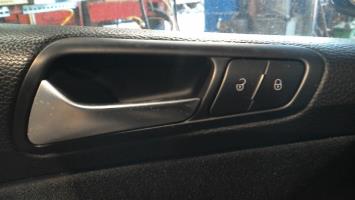 Poignee interieur avant gauche