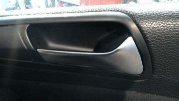 Poignee interieur avant droit