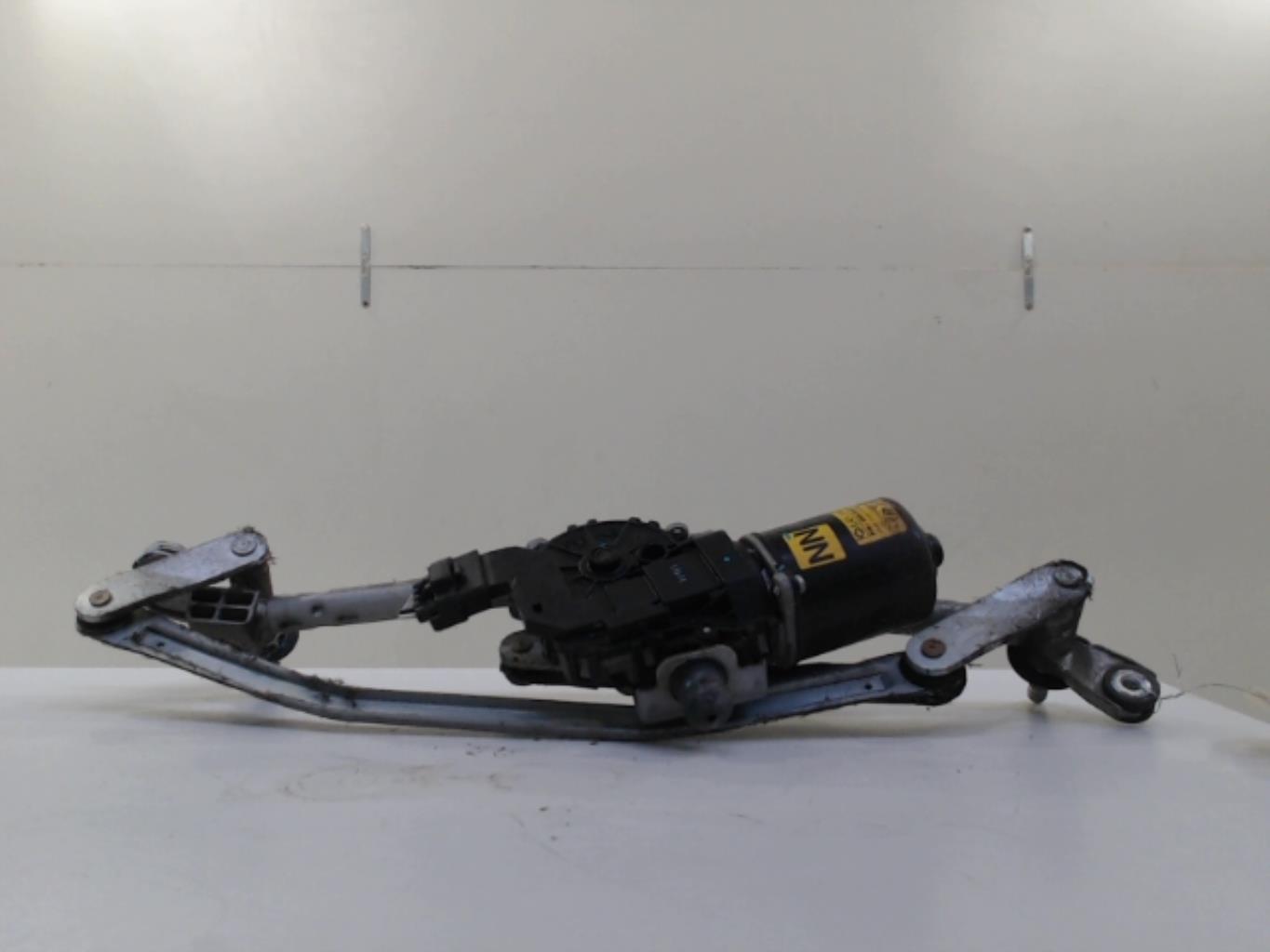 Moteur essuie glace avant