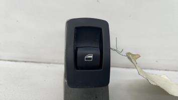 Interrupteur de leve vitre avant droit