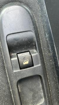 Interruptor de elevalunas delantero derecho