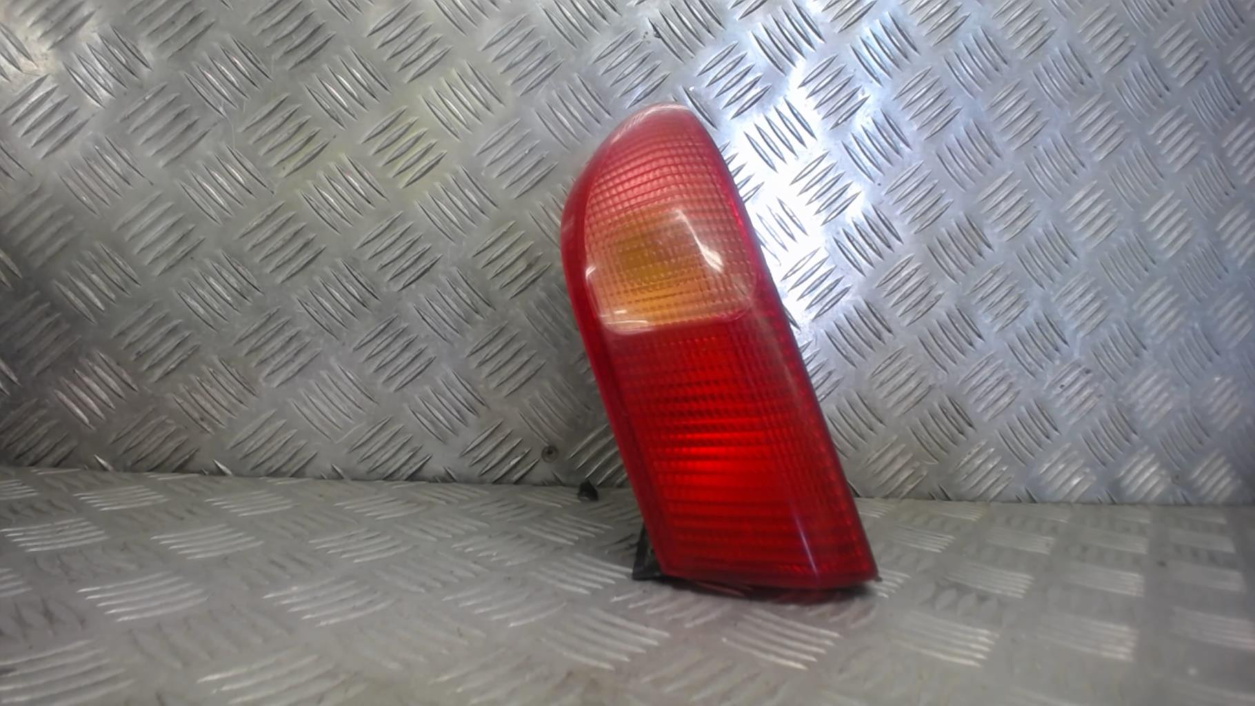 Fanale posteriore principale destro (luci)