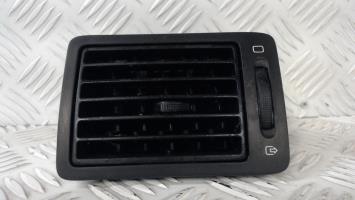 Aerateur tableau de bord avant gauche