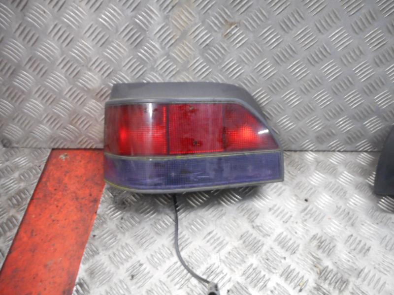 Fanale posteriore principale sinistro (luci)