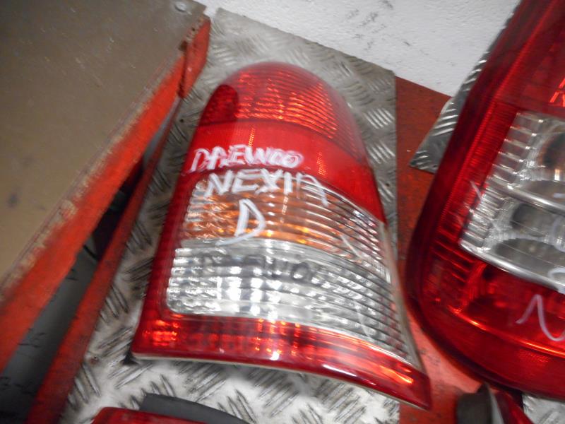 Luz trasera principal derecha (luces)
