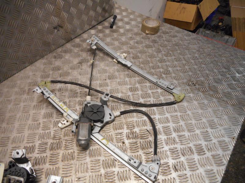 Leve vitre electrique avant droit