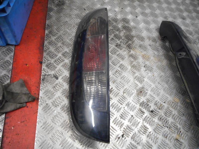 Fanale posteriore principale sinistro (luci)