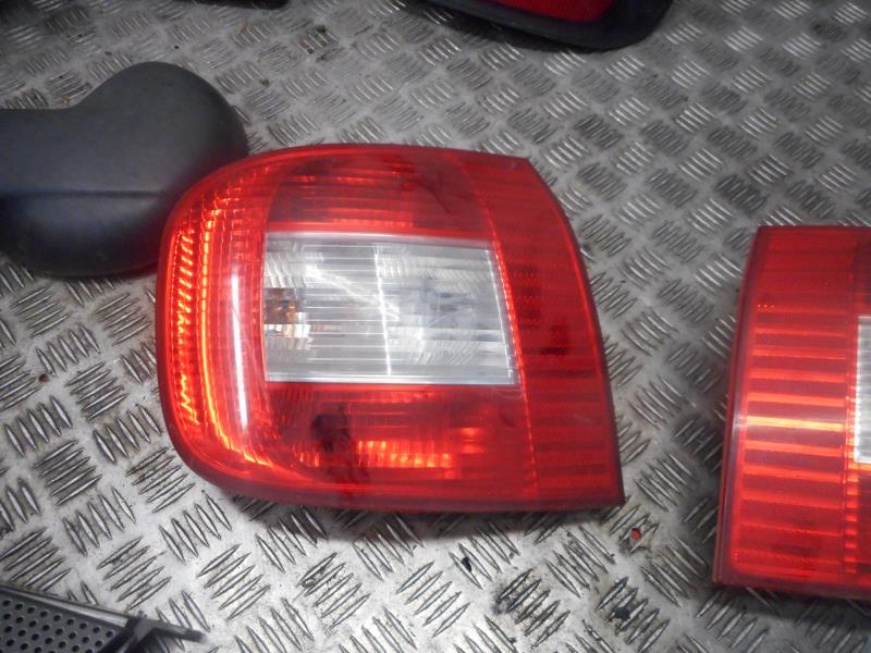 Fanale posteriore principale sinistro (luci)