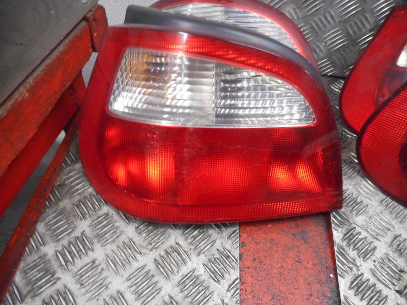 Fanale posteriore principale sinistro (luci)