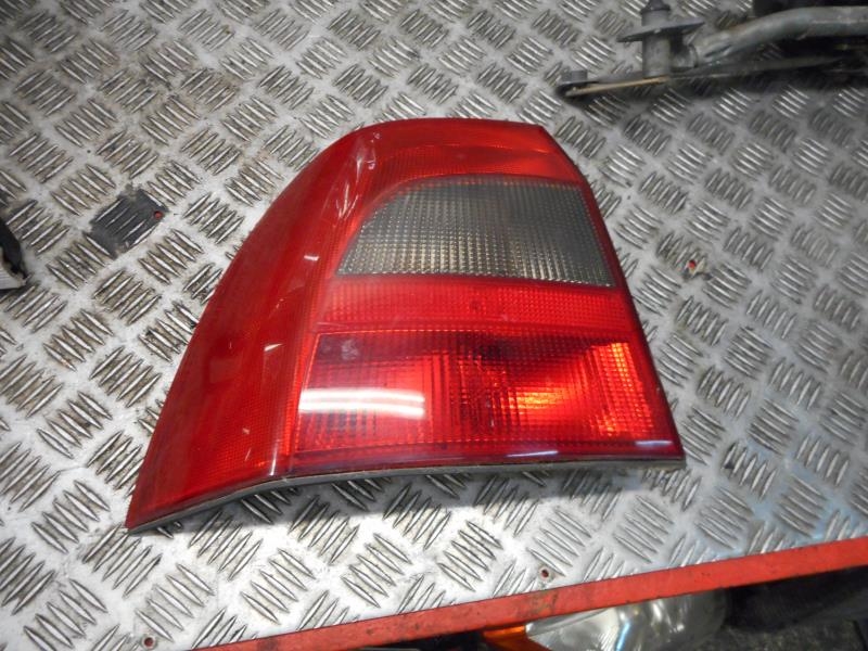 Fanale posteriore principale sinistro (luci)