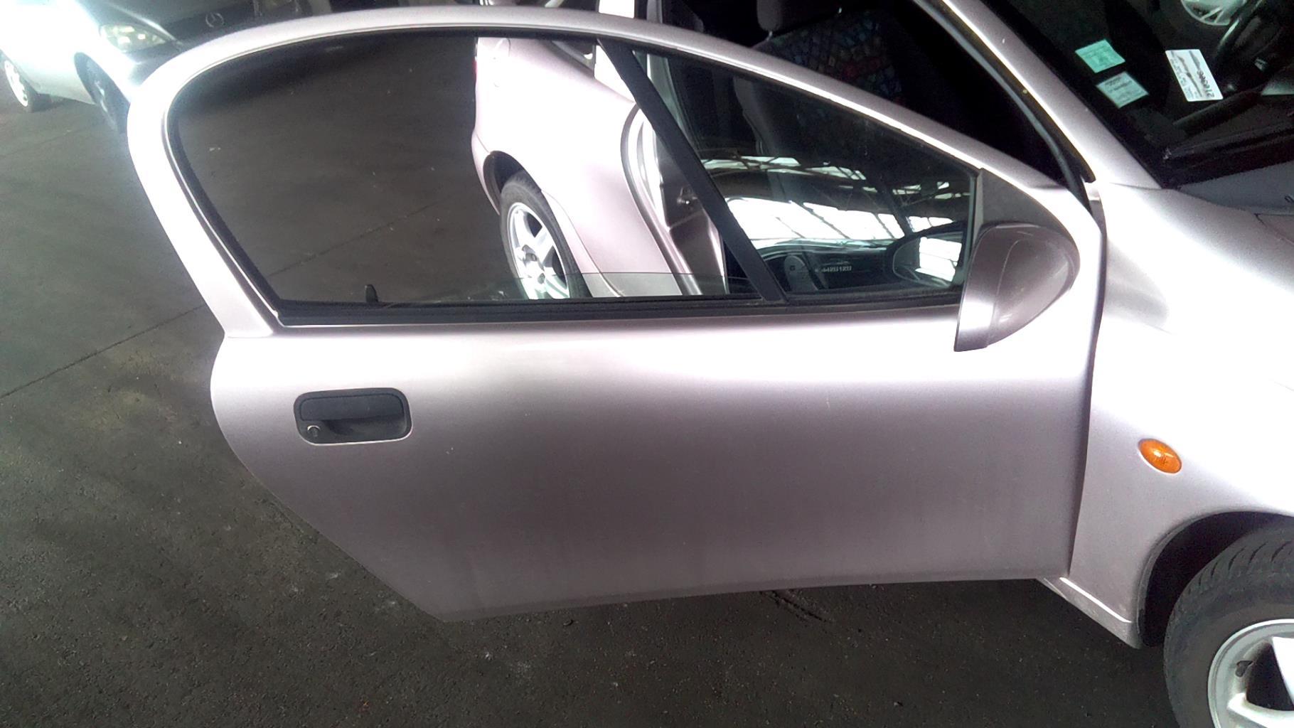 Porte avant gauche