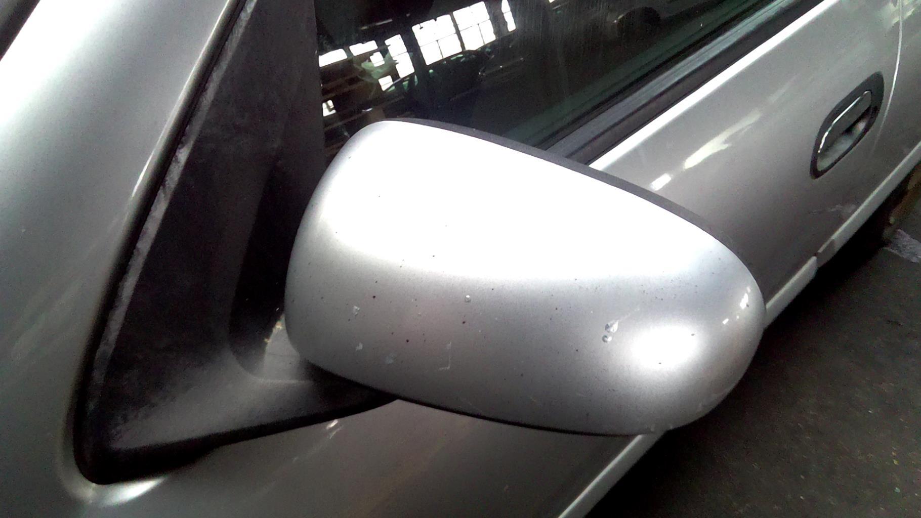 Retrovisor izquierdo