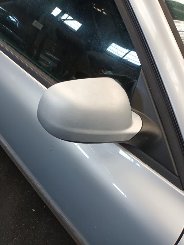 Retrovisor derecho