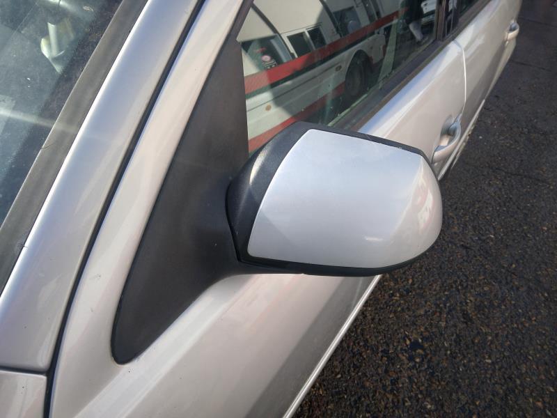 Retrovisor izquierdo