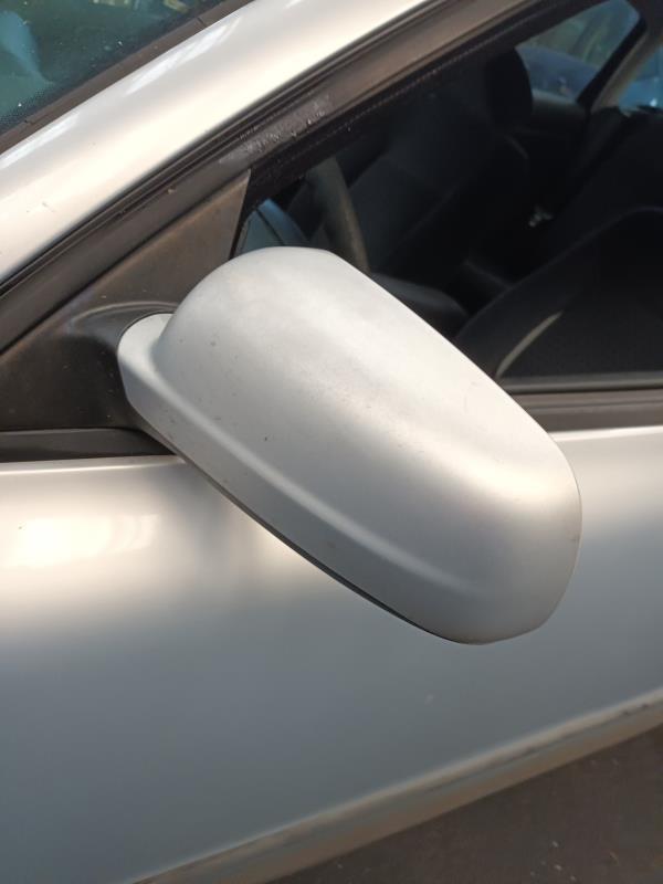 Retrovisor izquierdo