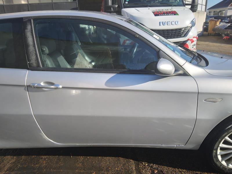 Porte avant droit