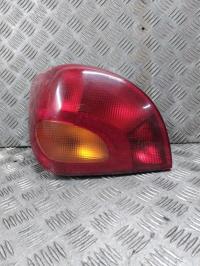 Fanale posteriore principale sinistro (luci)