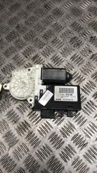Moteur leve vitre avant droit