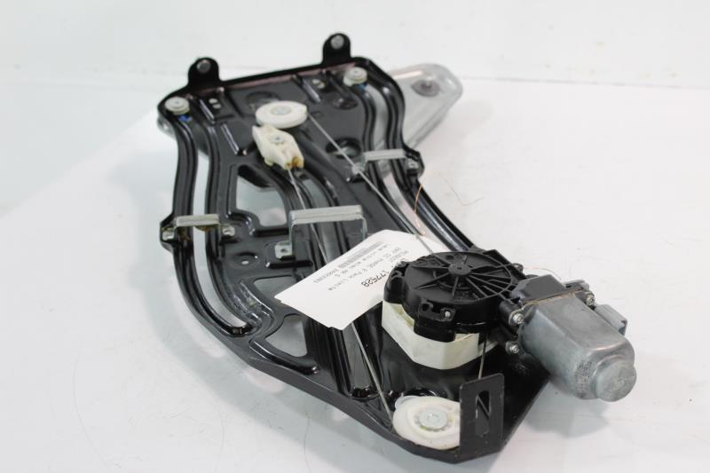Elevalunas eléctrico trasero izquierdo