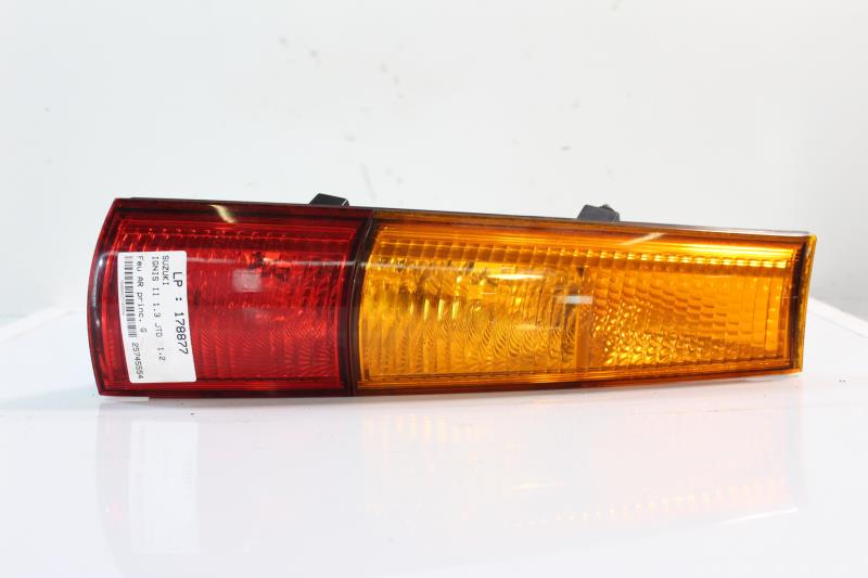 Fanale posteriore principale sinistro (luci)