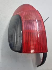 Fanale posteriore principale sinistro (luci)