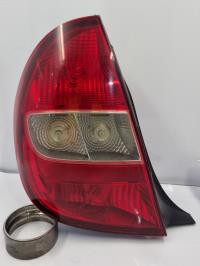 Fanale posteriore principale sinistro (luci)
