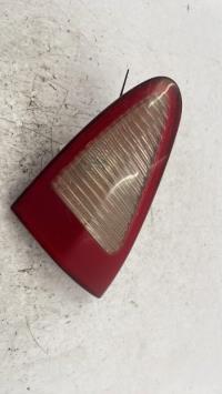 Luz trasera secundaria derecha (luces)