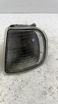 Optique avant secondaire gauche (feux)(clignotant)