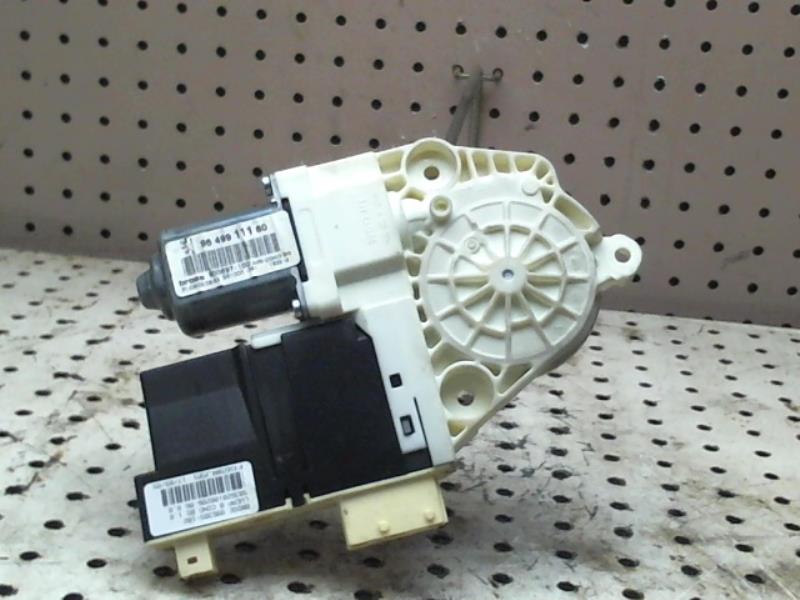 Moteur leve vitre avant droit