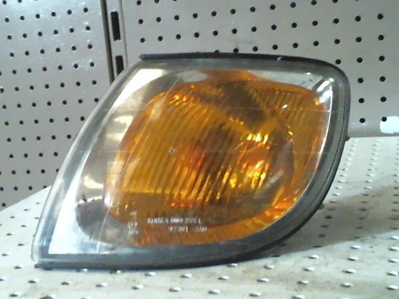 Optique avant secondaire gauche (feux)(clignotant)