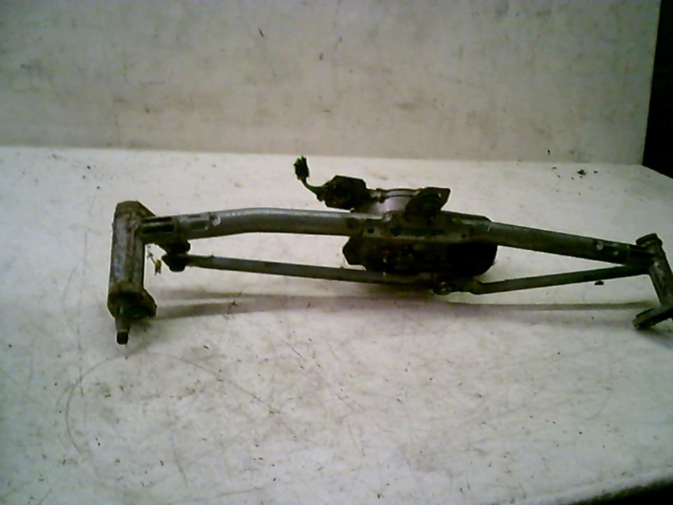 Moteur essuie glace avant