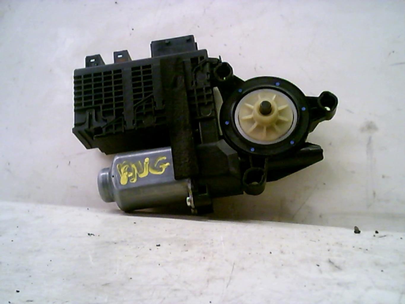 Moteur leve vitre avant gauche